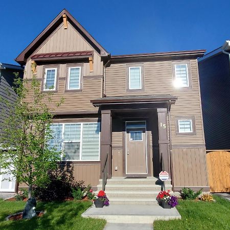 Delightful 1-Bedroom Private Suite In A New Home YYC Exterior photo